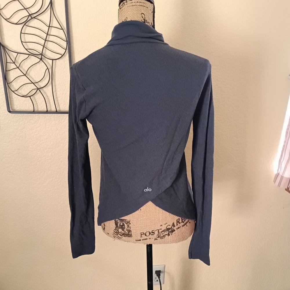 ALO Yoga Embrace Long turtleneck top